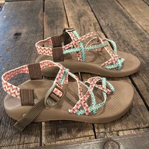 Chaco sandals sz 9 orange teal